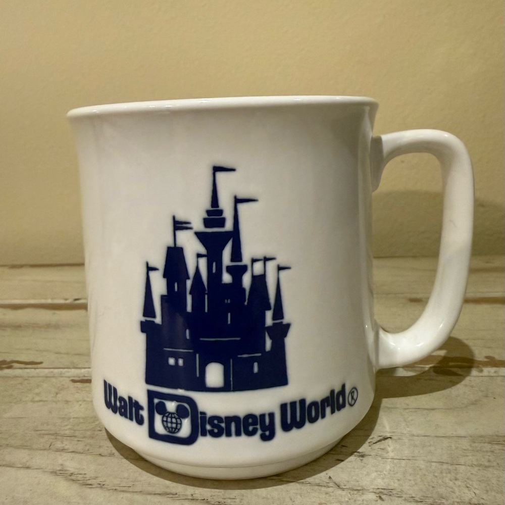 Vintage Walt Disney World Cinderella’s Castle Blue White Coffee Mug Japan